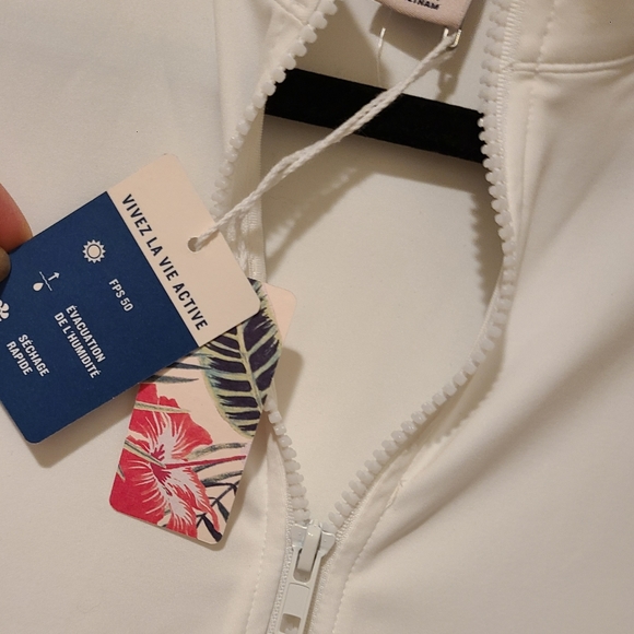 TOMMY BAHAMA GOLF DRESSWITH POCKETSMOISTURE WICKING QUICK DRY UPF 50 - Picture 6 of 11